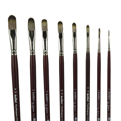 Soft bristle artist brushes are strong and highly flexible. Suitable for both Oil and Acrylic