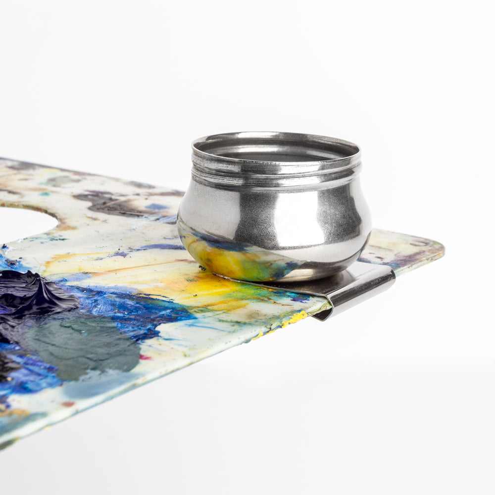 Single dipper on palette