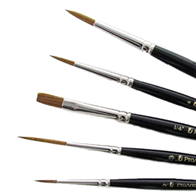 These brushes have fine synthetic bristles, exceedingly hardwearing and unlike sable will not damage easily.  Used mainly for watercolour
