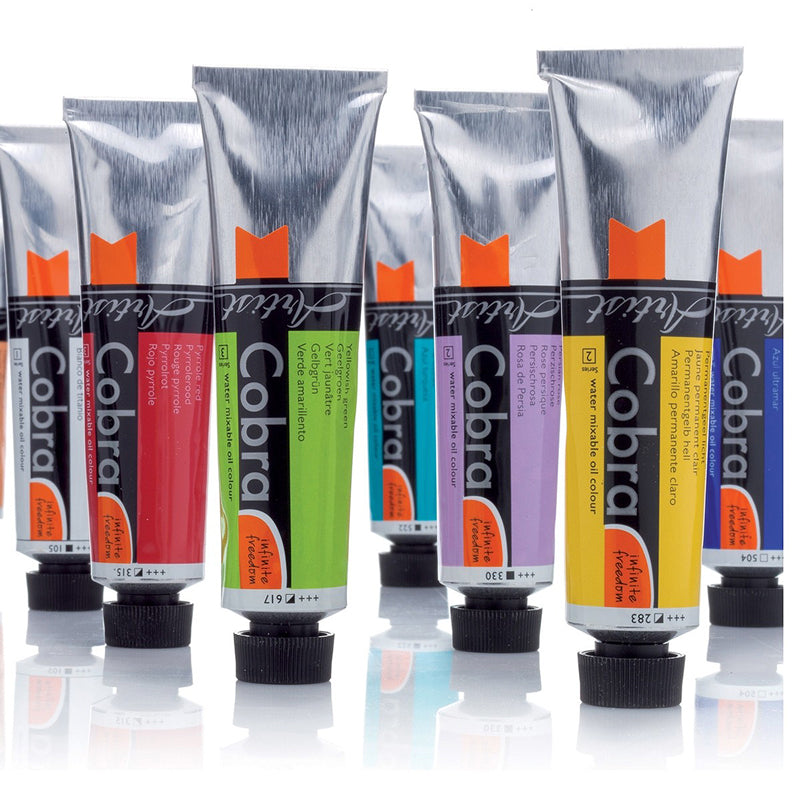 Cobra is a water-mixable, Artists’ quality paint that requires no solvents. 